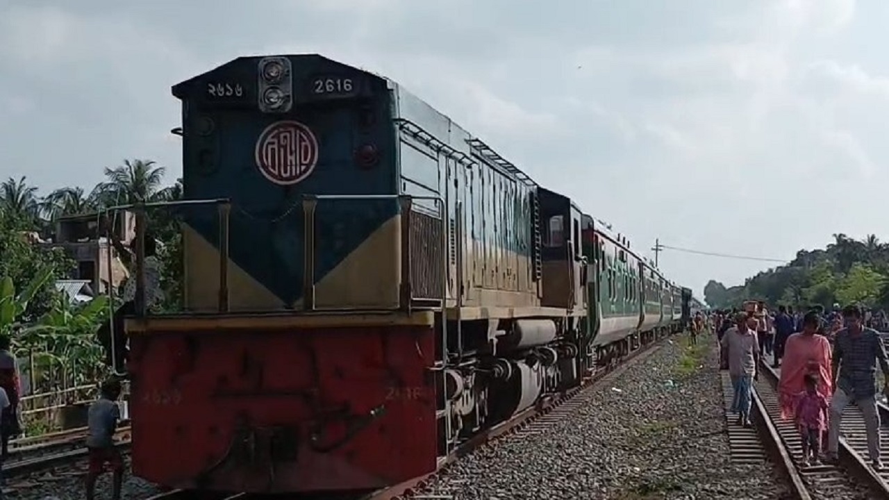 অলৌকিকভাবে বেঁচে যাওয়া সেই ব্যক্তি মারা গেছেন